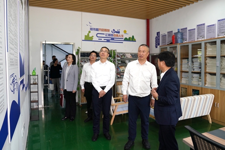 20241009市國資委黨委書記、主任陳文榮調研嘉興市交通學校，右起吳曉斌、陳文榮、柏衛東、朱建華、李利.jpg